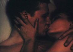 Ольга Толстецкая показала голую грудь в фильме «Игра всерьез» фото #3