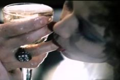 Ольга Толстецкая оголила грудь в фильме «СекСказка» фото #5