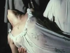 Ольга Чиповская засветила грудь в фильме «Затишье» фото #4