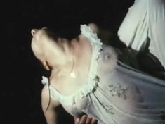 Ольга Чиповская засветила грудь в фильме «Затишье» фото #6