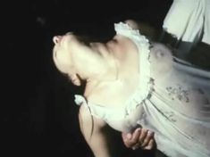 Ольга Чиповская засветила грудь в фильме «Затишье» фото #10