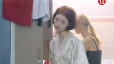 Ольга Чурсина засветила грудь в сериале «Виллисы» фото #2