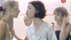 Ольга Чурсина засветила грудь в сериале «Виллисы» фото #3