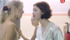 Ольга Чурсина засветила грудь в сериале «Виллисы» фото #4