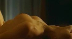Абсолютно голая Орнелла Мути в фильме «Любовная сделка» фото #18