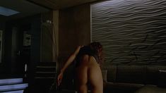 Патриция МакКензи оголила грудь и попу в фильме «Космополис» фото #11