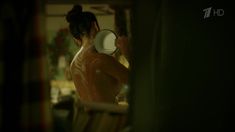 Равшана Куркова оголила грудь в сериале «А у нас во дворе» фото #2