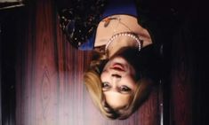 Радмила Щеголева оголила грудь в фильме «Белый костюм» фото #11