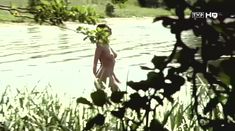 Абсолютно голая Рената Данцевич в фильме «Дьявольское образование» фото #1