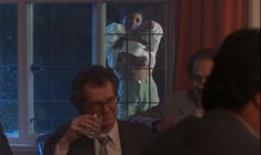 Голые сиськи Риты Вульф в фильме «Моя прекрасная прачечная» фото #4