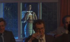 Голые сиськи Риты Вульф в фильме «Моя прекрасная прачечная» фото #5