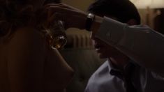 Роуз МакАйвер оголила грудь в сериале «Мастера секса» фото #8