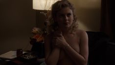 Роуз МакАйвер оголила грудь в сериале «Мастера секса» фото #12