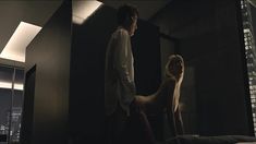 Голые сиськи Рэйчел Робертс в фильме «Анон» фото #8