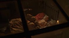 Голая грудь Рэйчел Стирлинг в сериале «Бархатные ножки» фото #5