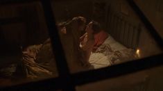 Голая грудь Рэйчел Стирлинг в сериале «Бархатные ножки» фото #6