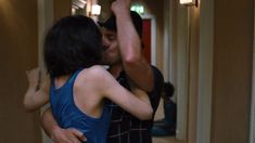 Голые сиськи Салли Хокинс в фильме «Цветок пустыни» фото #4