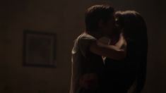 Голые сиськи Сары Серайокко в сериале «По ту сторону» фото #7