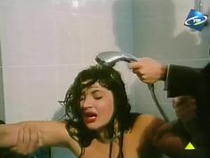 Светлана Прус показала голые сиськи в фильме «Прощание с Каиром» фото #6