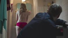 Голая грудь Светланы Устиновой в фильме «Купи меня» фото #1