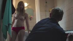 Голая грудь Светланы Устиновой в фильме «Купи меня» фото #9