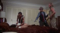 Полностью голая Сильвана Галлардо в фильме «Жажда смерти 2» фото #15