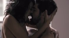 Голые сиськи Сильвии Алонсо в сериале «Без личности» фото #1