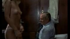 Сильвия Дионисио оголила грудь в фильме «Девушка из спального вагона» фото #15