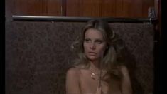 Сильвия Дионисио оголила грудь в фильме «Девушка из спального вагона» фото #16