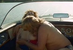 Голые сиськи Сильвии Кристель в фильме «Джулия» фото #4