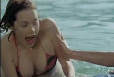 Голые сиськи Сильвии Кристель в фильме «Джулия» фото #13