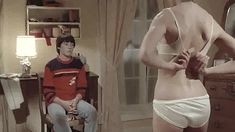 Сильвия Кристель снялась голой в фильме «Частные уроки» фото #17