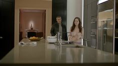 Пышная голая грудь Софи Рандл в сериале «Эпизоды» фото #4