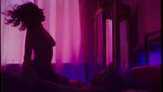 Голые сиськи Софьи Синицыной в фильме «Давай завтра» фото #2