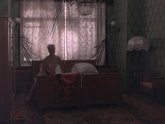 Голая грудь Татьяны Васильевой в фильме «Увидеть Париж и умереть» фото #5