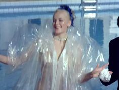 Татьяна Гаккель засветила грудь в фильме «Как стать звездой» фото #1