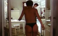 Татьяна Кривицкая показала голые сиськи в фильме «Приятель покойника» фото #6