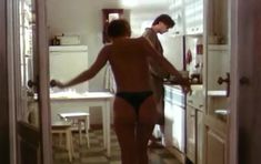 Татьяна Кривицкая показала голые сиськи в фильме «Приятель покойника» фото #7