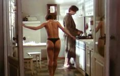 Татьяна Кривицкая показала голые сиськи в фильме «Приятель покойника» фото #9