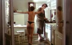 Татьяна Кривицкая показала голые сиськи в фильме «Приятель покойника» фото #12