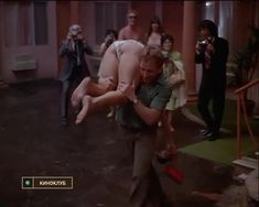 Голая грудь Тери Гарр в фильме «От всего сердца» фото #14