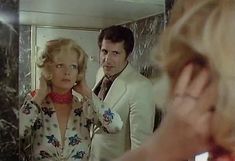 Полностью голая Тери Тордаи в фильме «Джулия» фото #31