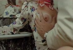 Полностью голая Тери Тордаи в фильме «Джулия» фото #35