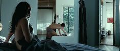 Голая грудь Тицианы Булдини в фильме «Незрелые» фото #2