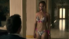 Фанни Маллер оголила грудь и попу в сериале «Ответный удар» фото #3