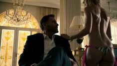 Фанни Маллер оголила грудь и попу в сериале «Ответный удар» фото #6