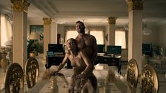 Фанни Маллер оголила грудь и попу в сериале «Ответный удар» фото #13