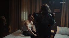 Голая попа Ханны Херцшпрунг в сериале «Вавилон-Берлин» фото #2