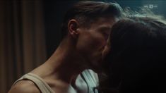 Голая попа Ханны Херцшпрунг в сериале «Вавилон-Берлин» фото #6