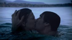 Хейли Этвелл снялась голой в сериале «Столпы Земли» фото #3